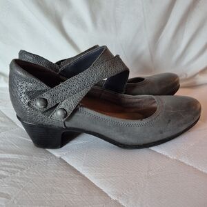 Cobb Hill by New Balance Gray Heels